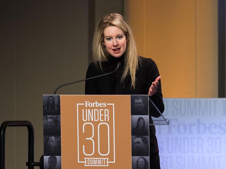 Potret Elizabeth Holmes, Eks Miliarder yang Kini Dipenjara 11 Tahun