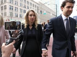 Drama Elizabeth Holmes, Miliarder Termuda yang Masuk Penjara