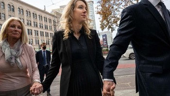 Dia terbukti bersalah menipu investor mengenai efektifitas alat tes darah buatan perusahaannya.Saya merasakan kesedihan yang mendalam terhadap apa yang dilalui orang-orang karena kegagalan saya. Pada para investor dan pasien, saya minta maaf, cetusnya, dikutip detikINET dari CNBC. Foto: Getty Images