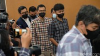 Sidang hari ini menghadirkan sembilan saksi.