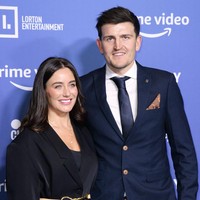 Sosok Fern Hawkins sudah tidak asing di kalangan fans timnas Inggris dan pecinta sepakbola karena sudah lama menjadi seorang WAGs. Fern merupakan teman masa kecil yang dinikahi Harry Maguire. Foto: Getty Images