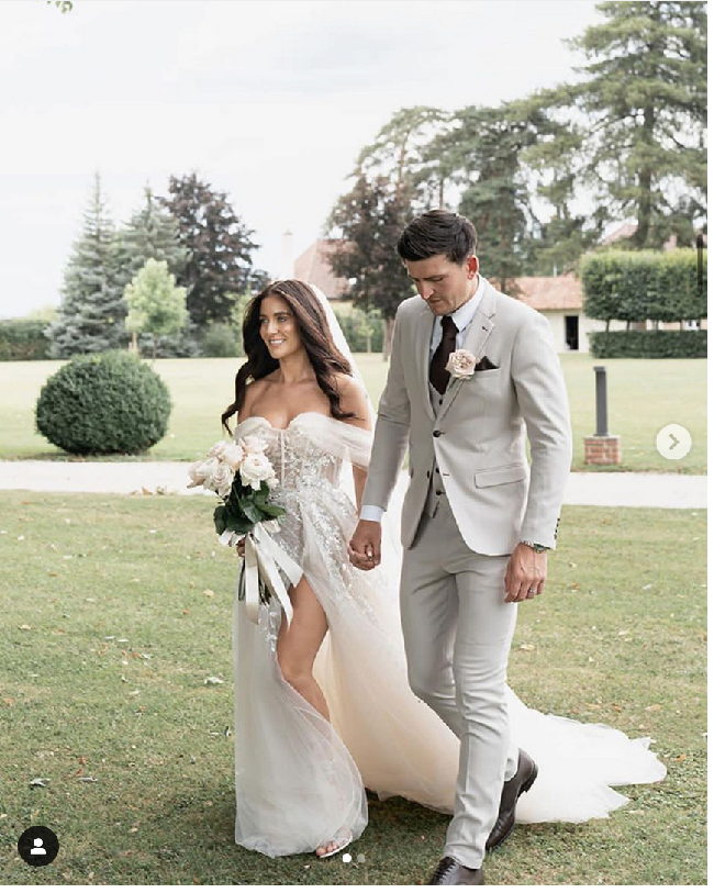 Fern Hawkins disebut sudah berpacaran dengan Harry Maguire sejak mereka berusia 18 tahun. Keduanya bertunangan pada 2018 dan menggelar pernikahan pada 25 Juni 2022.  Foto: Instagram _fernmaguire