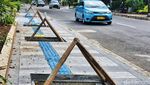 Hati-hati! Ada Lubang Menganga di Trotoar Jalan Agus Salim Jakarta