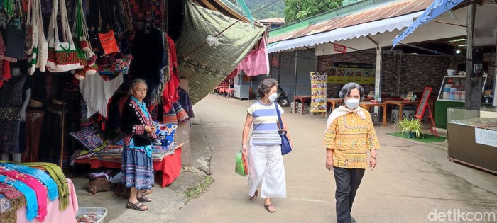 Hmong Doi Pui Village Hill Tribe