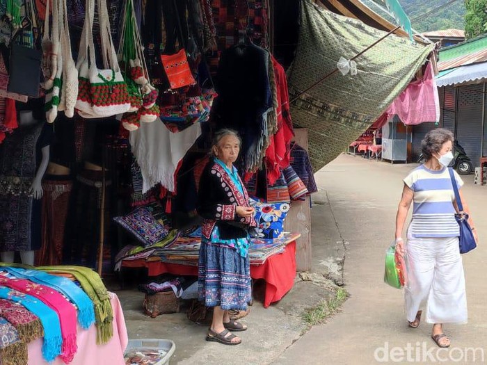 Hmong Doi Pui Village Hill Tribe