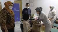 Terobosan baru E-appointment ini memberikan kemudahan bagi para pelanggan Garda Medika dalam membuat appointment secara online melalui aplikasi Garda Mobile Medcare. Pada aplikasi Garda Mobile Medcare, selain E-appointment fitur-fitur kemudahan dan kenyamanan lainnya untuk pelanggan Garda Medika juga telah hadir seperti E-claim hingga E-consultation.