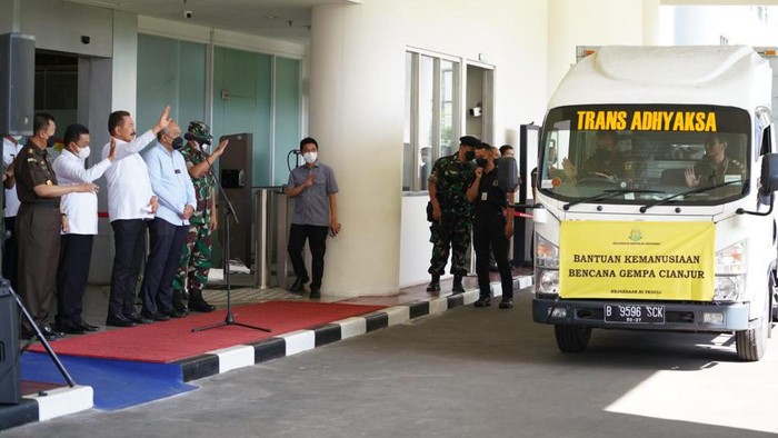 Jaksa Agung Kirimkan 1.000 Paket Bantuan ke Korban Gempa Cianjur
