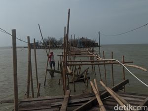 Diterjang Ombak, Jalan Perkampungan-Makam Syekh Mudzakir Demak Putus