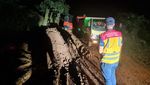 Jalan Tertutup Longsor Akibat Gempa Cianjur Sudah Bisa Ditembus