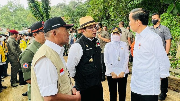 Presiden Jokowi bergerak menuju Kabupaten Cianjur, Provinsi Jawa Barat. Jokowi ingin memastikan korban gempa mendapatkan penanganan yang memadai.