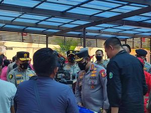 Kapolri Tinjau Perawatan Korban Gempa Cianjur di RSUD Sayang