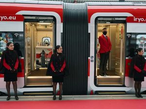 Spanyol Mau Hapus Penerbangan Jarak Pendek: Naik Kereta Saja