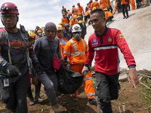 Tim SAR Temukan 13 Korban Tewas Gempa Cianjur di Reruntuhan