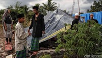 Mereka mengaku membutuhkan bantuan makanan hingga minuman.