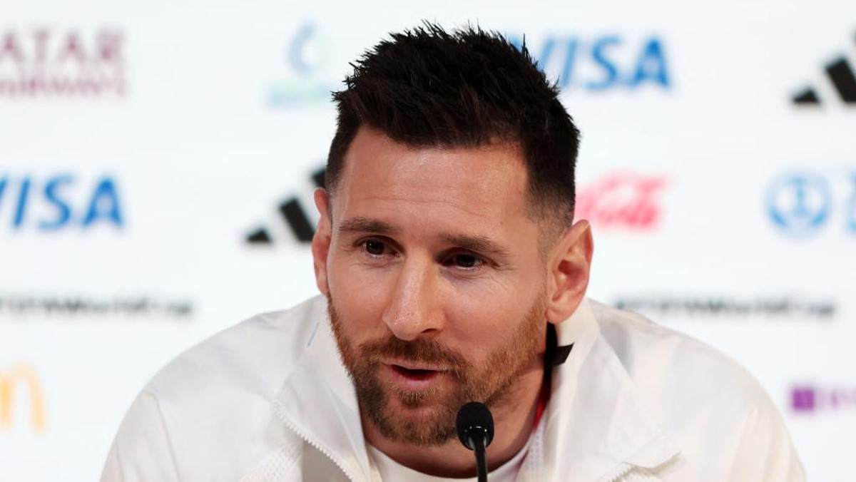 Messi mengatakan dirinya siap tampil melawan Arab Saudi. Foto: Getty Images/Mohamed Farag