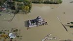 Masjid Bersejarah di Albania Terendam Banjir