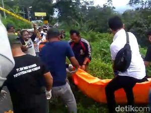 Misteri Kemeja Kotak-kotak Dekat Mayat Pria Terbungkus Tikar di Pacet