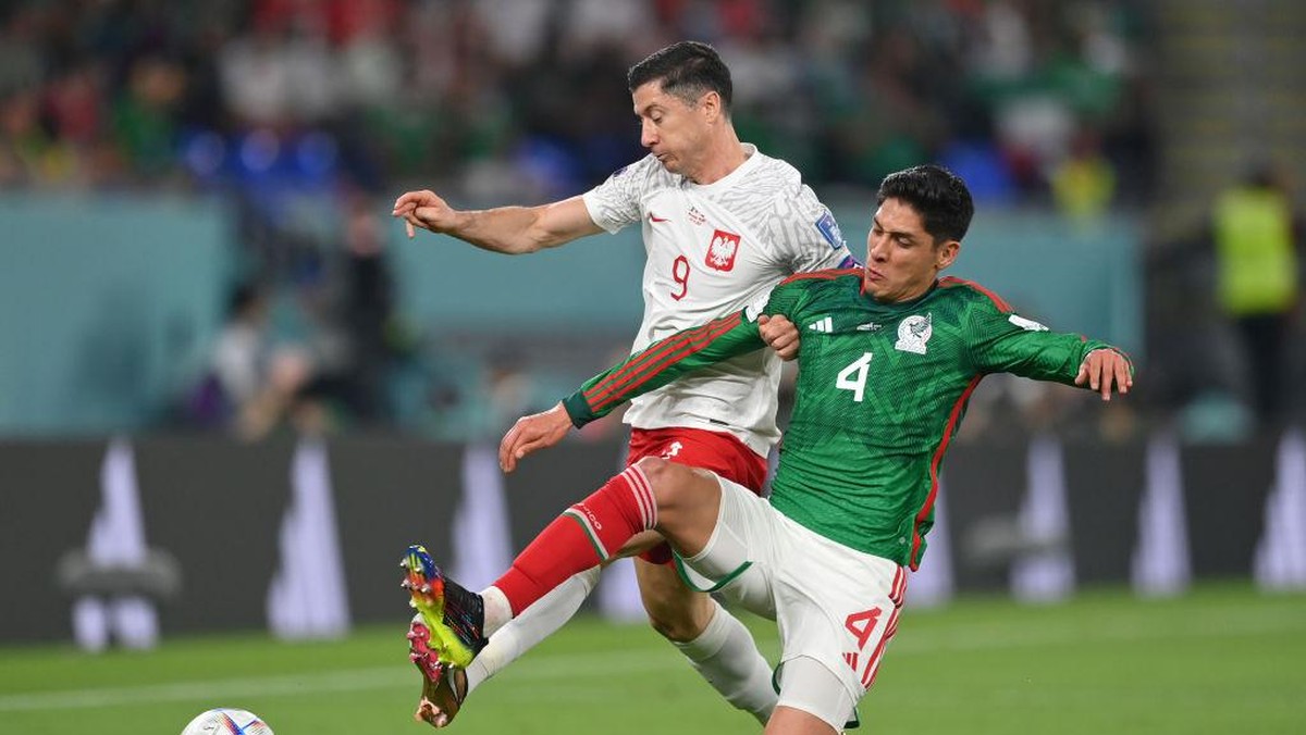 Meksiko vs Polandia masih tanpa gol di babak pertama (Getty Images/Dan Mullan)