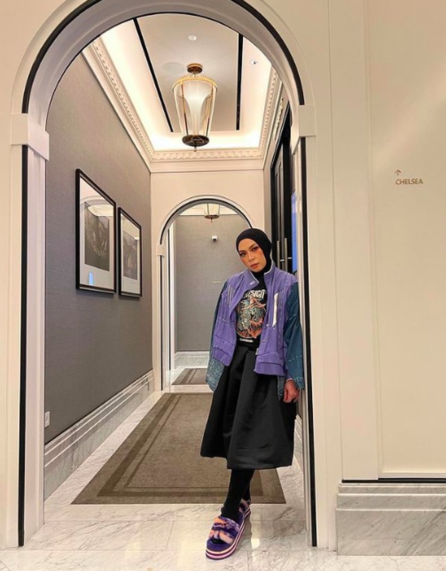 Melly Goeslaw berhasil menurunkan bobotnya mencapai 25 kg dalam empat bulan setelah melakukan prosedur bariatric tersebut. Foto: dok. Instagram/@melly_goeslaw