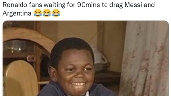 Fans Ronaldo sedang girang, punya banyak bahan untuk meledek Messi dan Argentina. Foto: (Twitter)