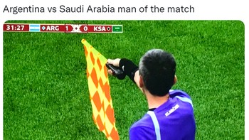 Ledekan dari netizen, Man of The Match adalah wasit dan hakim garis. Foto: (Twitter)
