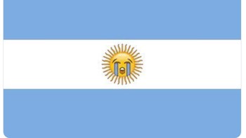 Meme bendera Argentina pun menangis. Banyak fans Argentina yang sedih banget. Foto: (Twitter)