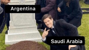 Meme klasik ini muncul lagi. Saudi Arabia mengubur Argentina. Foto: (Twitter)