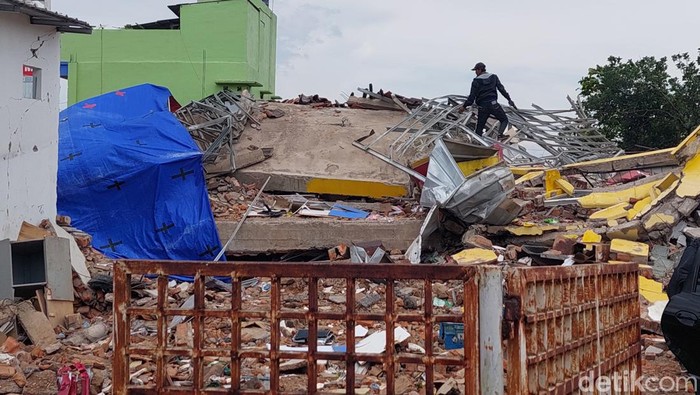 Menengok Dampak Gempa yang Porak-porandakan Cianjur