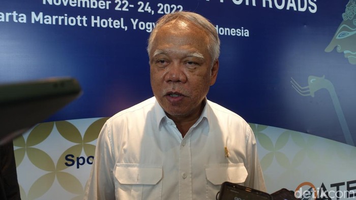 Menteri PUPR Basuki Hadimuljono saat ditemui wartawan di Hotel Marriott, Sleman, Selasa (22/11/2022).