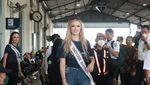 Foto: Miss Universe Swiss 2022 Naik Kereta Api ke Yogyakarta