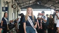 Rombongan Miss Universe Swiss 2022 tersebut menggunakan Kereta Api Gajayana kelas Luxury dari Stasiun Tulungagung pukul 16.25 menuju Stasiun Yogyakarta dengan jadwal kedatangan pukul 20.09 WIB.