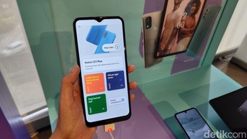 Ini Nokia C21 Plus, ponsel Rp 1 jutaan yang diklaim Nokia tahan banting dan awet seperti ponsel-ponsel jadulnya. Foto: Virgina Maulita Putri/detikINET