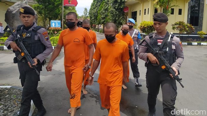 Para botoh yang memanfaatkan pilkades di Magelang untuk berjudi, Selasa (22/11/2022).