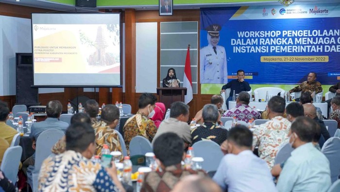 Pemkab Mojokerto mengadakan pelatihan medsos.