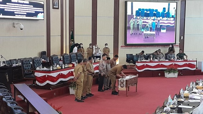Penandatanganan bersama Raperda APBD Kota Medan 2023.