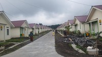 Iwan menjelaskan, ke enam isu strategis tersebut adalah pertama terkait penyediaan lahan dimana tingginya harga tanah di perkotaan sehingga sulit dijangkau oleh MBR. Kedua, potensi pembiayaan mikro yang masih belum dimanfaatkan secara optimal dan rendahnya keterjangkauan masyarakat terhadap pembiayaan primer.