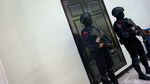 Potret Brimob Bersenjata Jaga Sidang Ferdy Sambo