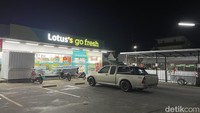 detikTravel hanya menemui produk olahan ganja di minimarket dan pasar malamnya. Di minimarket, kami menemukan produk ganja berupa minuman aneka rasa.