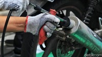 Secara garis besar, mengutip laman Pemprov DKI Jakarta, pengujian emisi gas buang kendaraan bermotor dilakukan dengan memasangkan alat pendeteksi gas pada knalpot.  