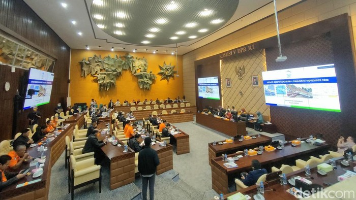 Rapat dengar pendapat Komisi V DPR bersama Basarnas