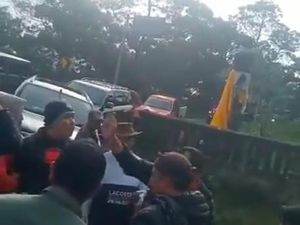 Arogannya Rombongan Rubicon Asal Surabaya Paksa Masuk Bromo