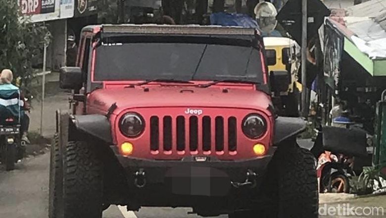 Rubicon paksa masuk bromo Rubicon paksa masuk bromo