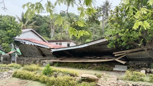 Sebanyak 30 rumah di Kecamatan Amarasi Selatan, Kabupaten Kupang, Provinsi Nusa Tenggara Timur (NTT), terdampak gempa bumi 5,5 magnitudo, Minggu (20/11/2022) malam. Camat Amarasi Selatan Tonci Teuf mengatakan, data terkini sebanyak 30 rumah rusak. Foto: Yufen Ernesto