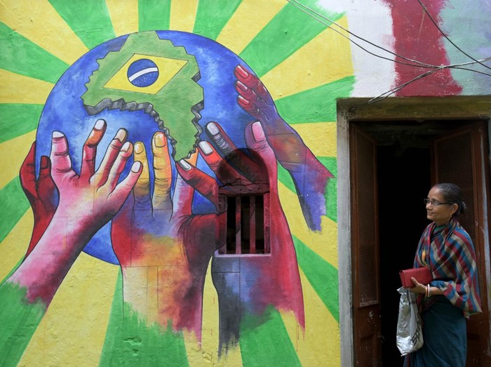 KOLKATA, INDIA - NOVEMBER 21: A North Kolkata neighbourhood (para) is decked up with FIFA World Cup 2022 theme, main focus on Brazil during Qatar World Cup 2022 on November 21, 2022 in Kolkata, India. (Photo by Samir Jana/Hindustan Times via Getty Images)