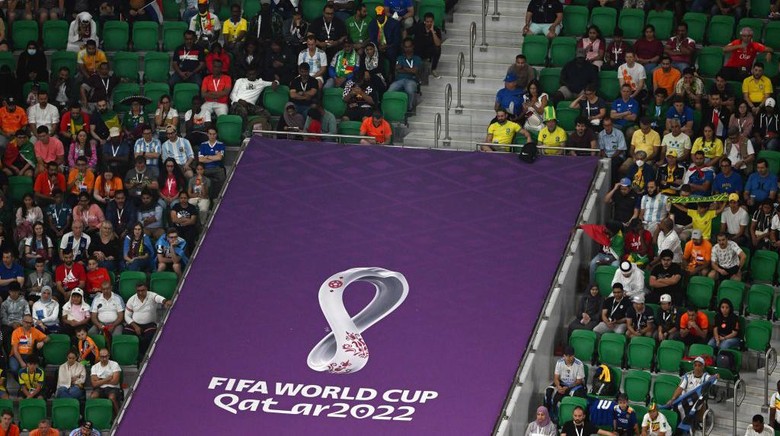 Senegal Vs Belanda Supporters attend the Qatar 2022 World Cup Group A football match between Senegal and the Netherlands at the Al-Thumama Stadium in Doha on November 21, 2022. (Photo by Kirill KUDRYAVTSEV / AFP) (Photo by KIRILL KUDRYAVTSEV/AFP via Getty Images)