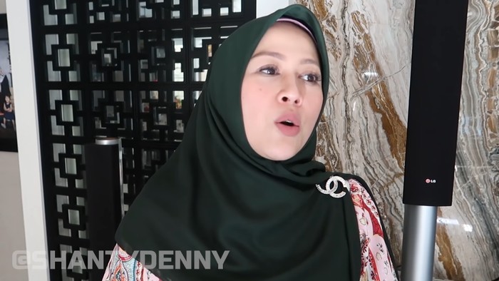 Shanty Denny Dapur di rumah Shanty Denny