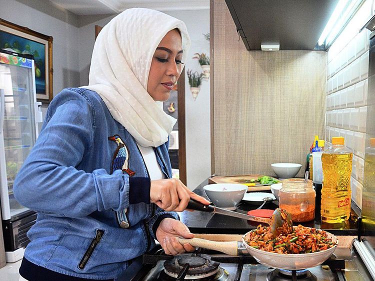 Shanty Denny Hobi Masak, Ini Tampilan Dapur di Rumahnya