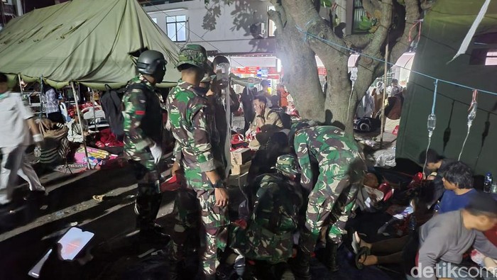 Tenda pengungsian yang didirkan Kodam III Siliwangi
