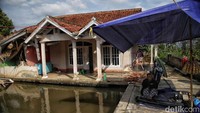 Secara rinci, anggaran siap pakai itu berasal dari Pemerintah Kabupaten Cianjur sebesar Rp 5 miliar dan dari Pemerintah Provinsi sebesar Rp 20 miliar. Adapun kekurangannya, kata dia, akan disiapkan oleh Badan Nasional Penanggulangan Bencana (BNPB).