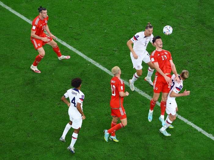 Amerika Serikat dan Wales harus puas berbagi angka di laga pertamanya di Piala Dunia 2022. Menyusul hasil sama kuat dengan skor akhir 1-1.